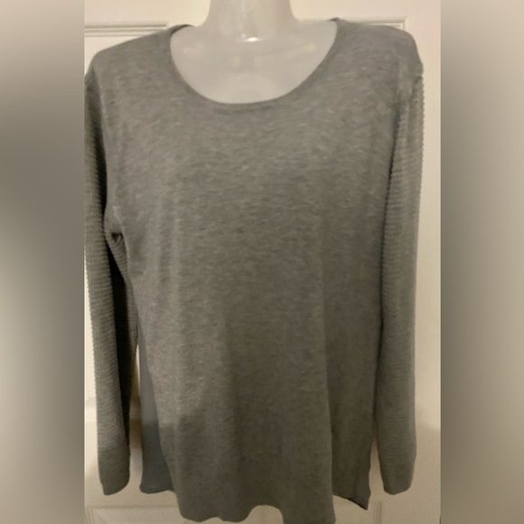 Unique Sweater by Ravel Front knit/Back blouse like - Size L - Picture 1 of 7